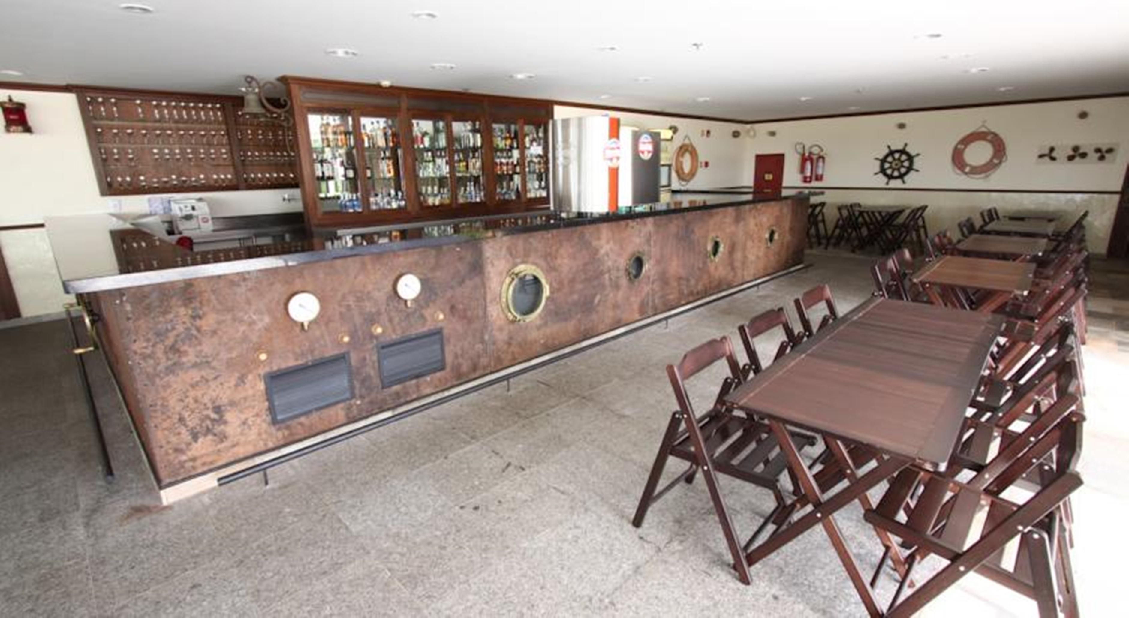 Royal Tulip Brasilia Alvorada Hotel Ресторант снимка The bar at the top of the tower